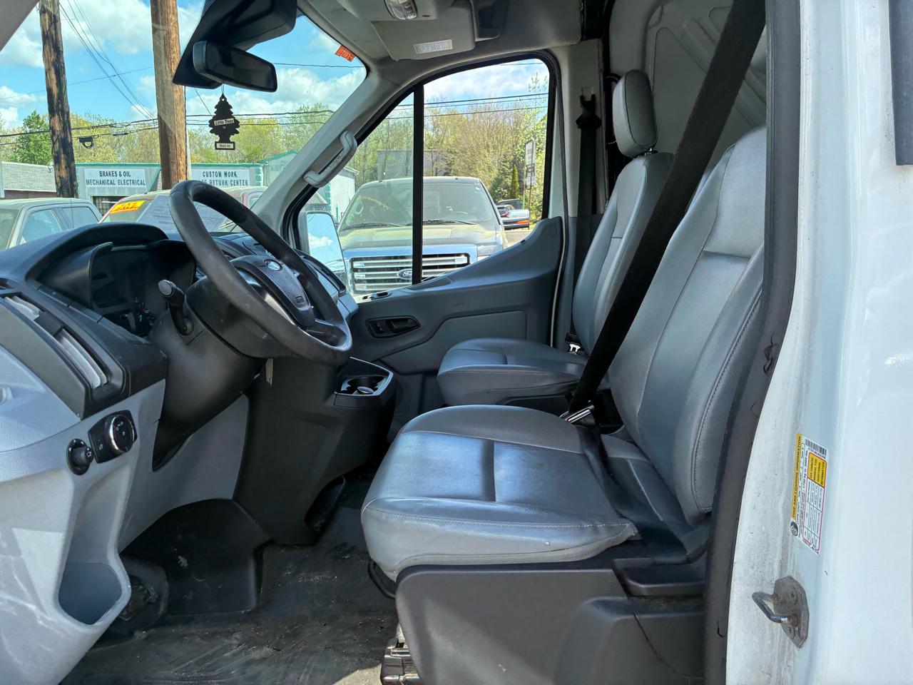 Ford Transit 250 Van Med. Roof w/Sliding Pass. 130-in. WB 2018