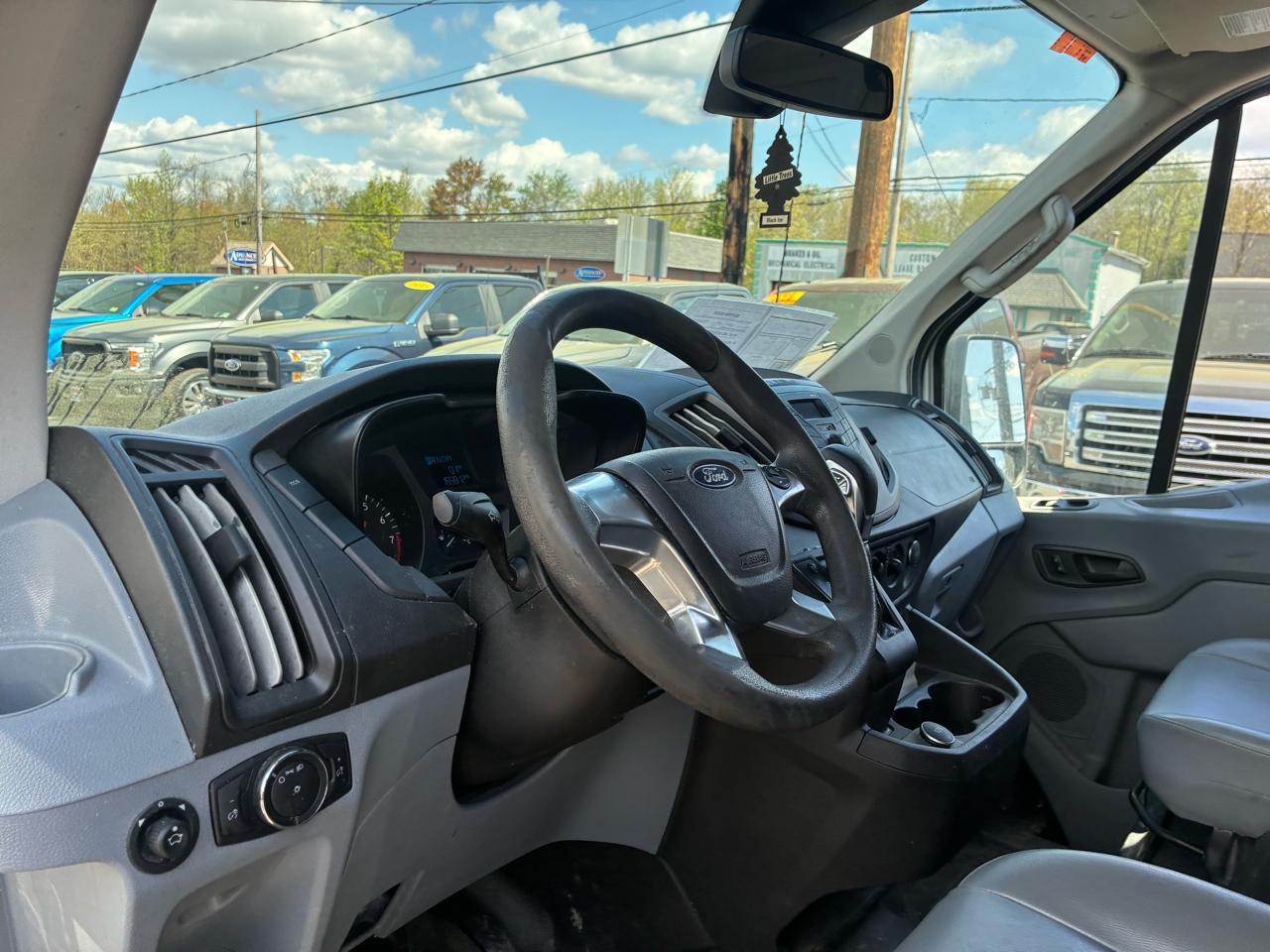 Ford Transit 250 Van Med. Roof w/Sliding Pass. 130-in. WB 2018