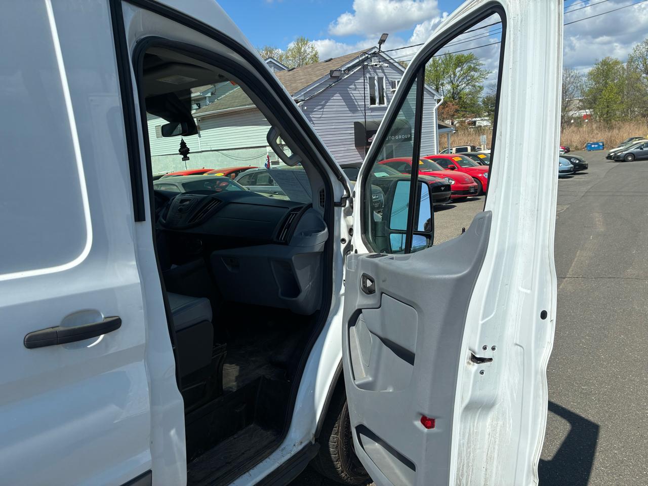 Ford Transit 250 Van Med. Roof w/Sliding Pass. 130-in. WB 2018