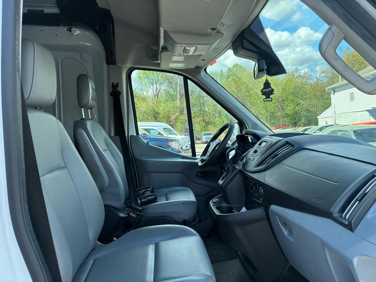 Ford Transit 250 Van Med. Roof w/Sliding Pass. 130-in. WB 2018