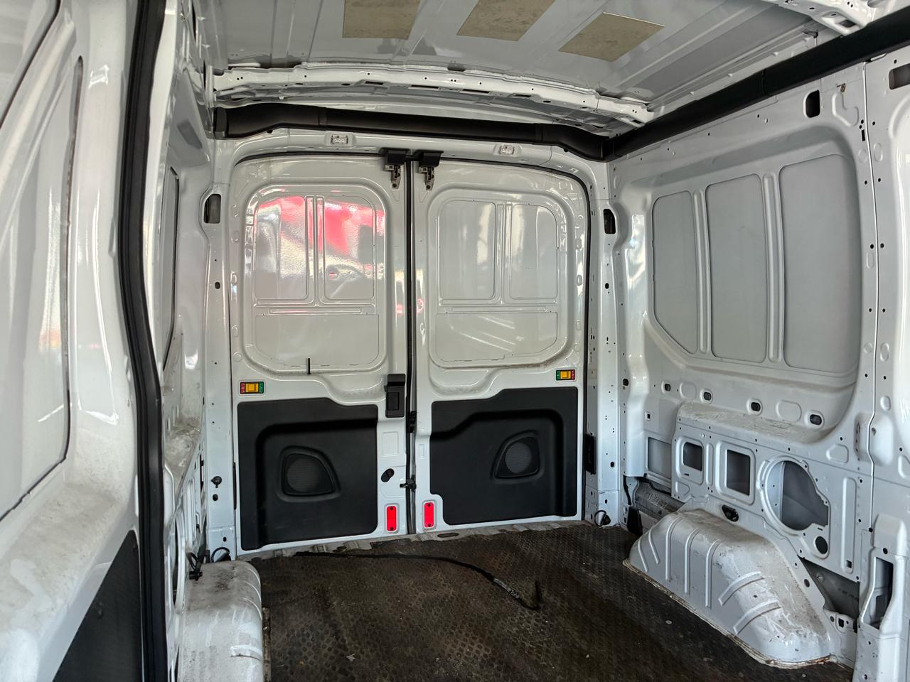 Ford Transit 250 Van Med. Roof w/Sliding Pass. 130-in. WB 2018