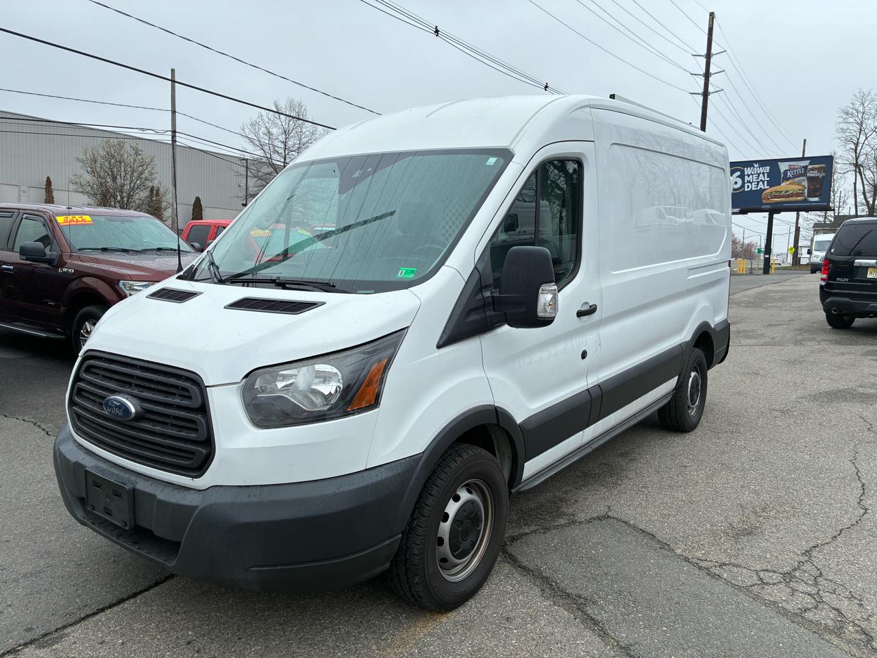 Ford Transit 250 Van Med. Roof w/Sliding Pass. 130-in. WB 2017