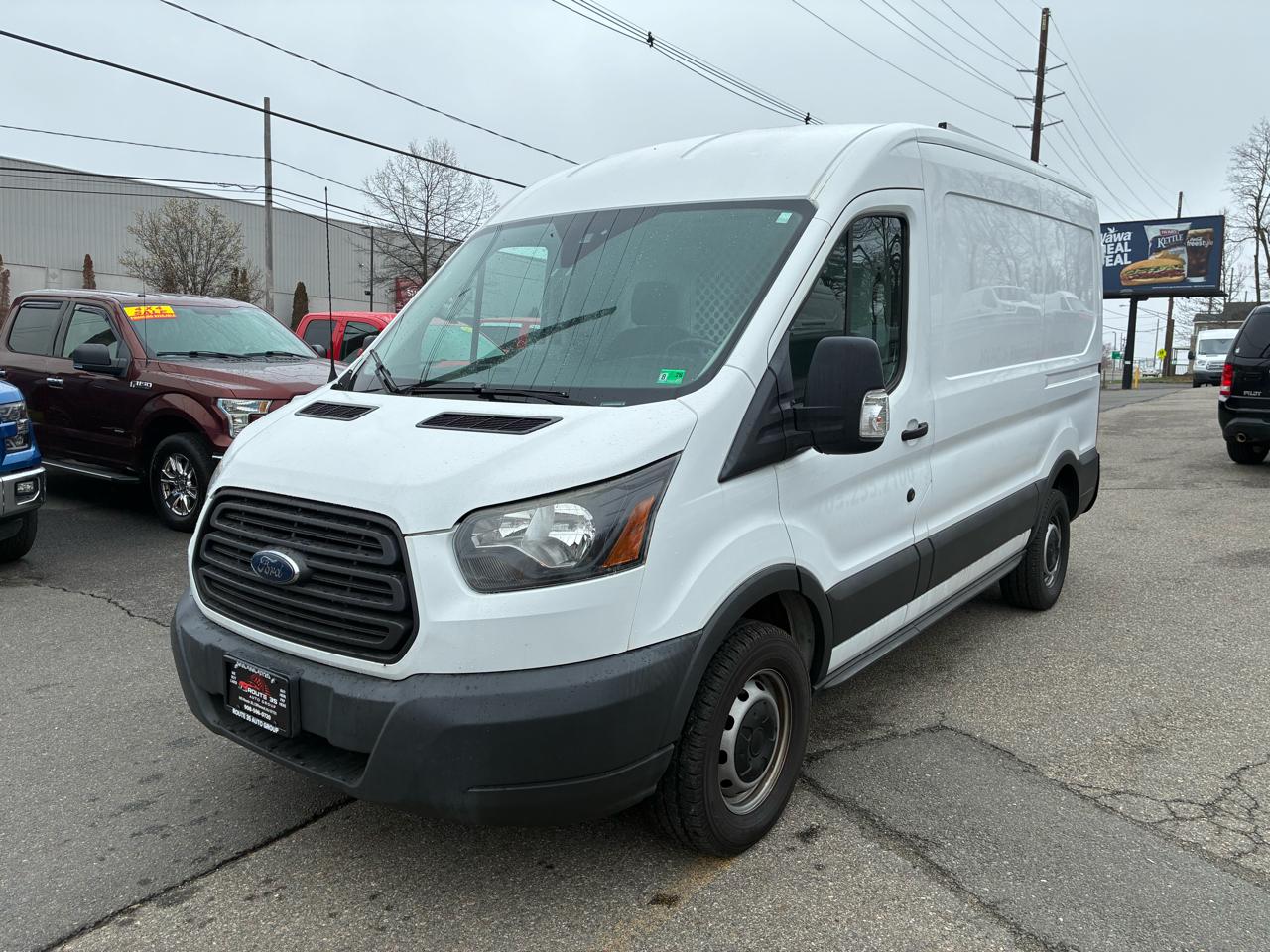 Ford Transit 250 Van Med. Roof w/Sliding Pass. 130-in. WB 2017