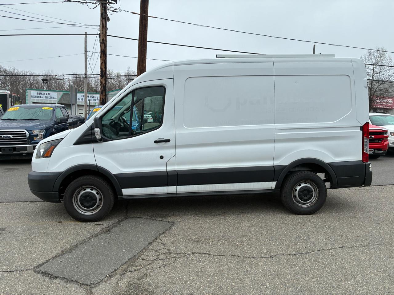 Ford Transit 250 Van Med. Roof w/Sliding Pass. 130-in. WB 2017