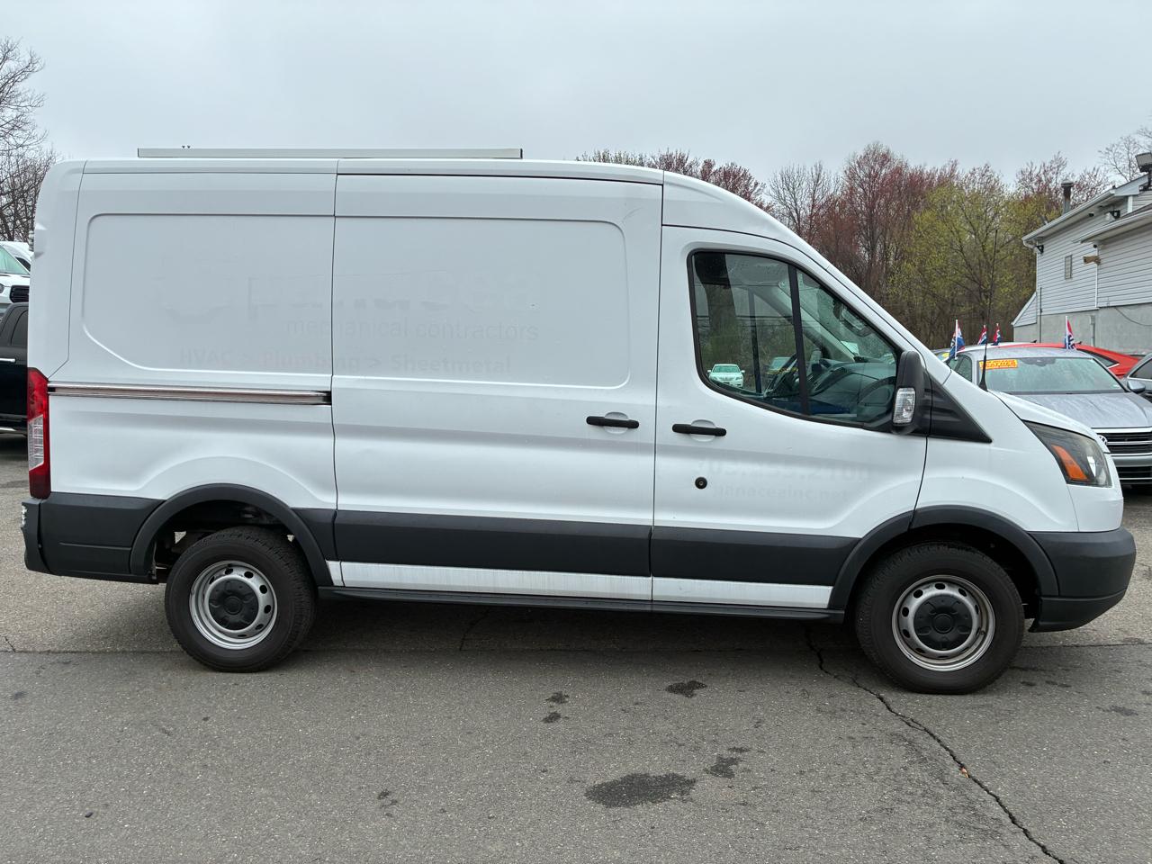 Ford Transit 250 Van Med. Roof w/Sliding Pass. 130-in. WB 2017