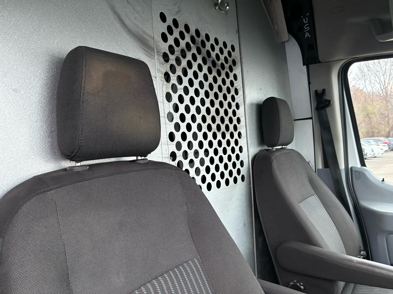 Ford Transit 250 Van Med. Roof w/Sliding Pass. 130-in. WB 2017