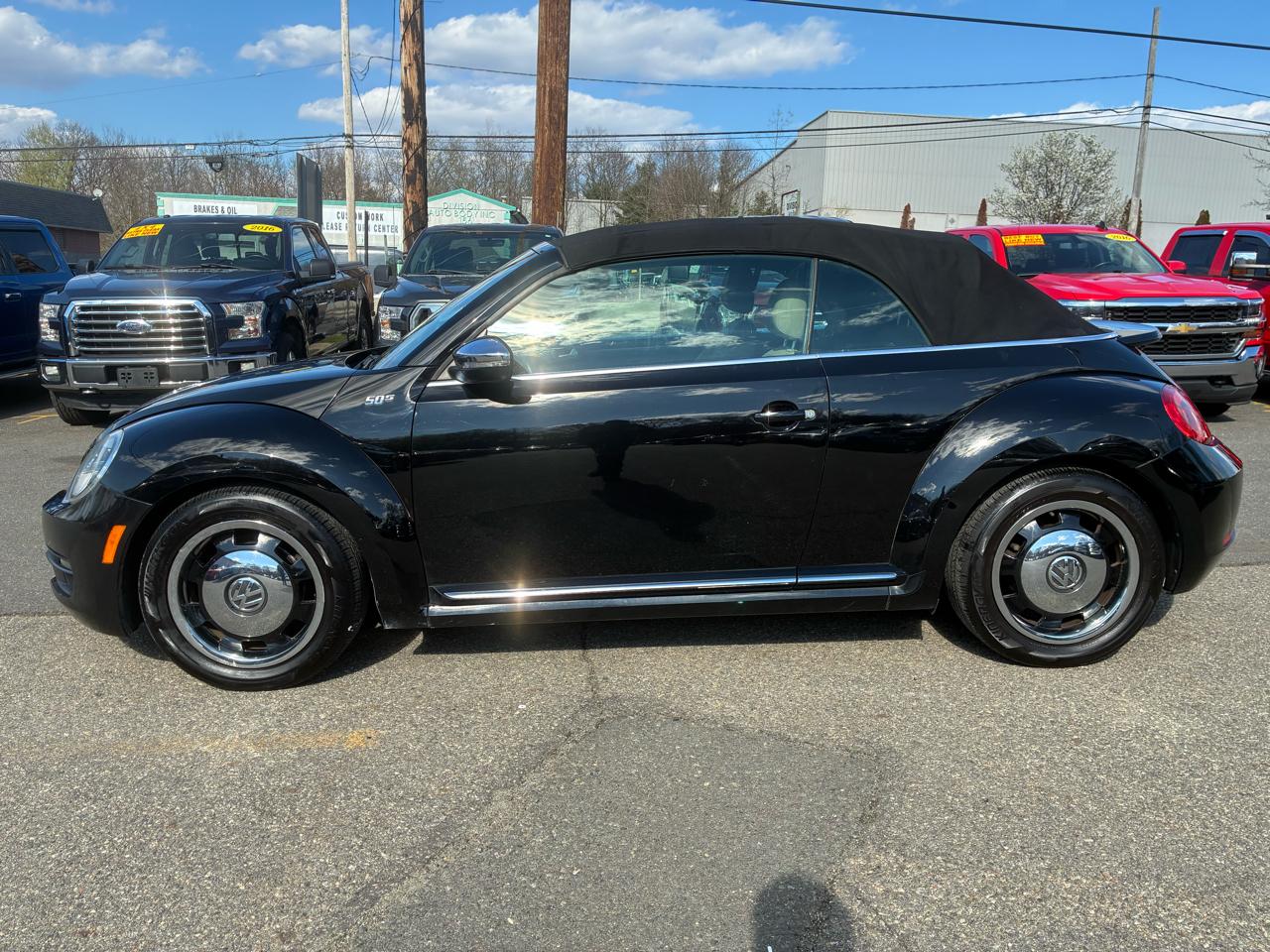 Volkswagen Beetle 2.5L Convertible 2013