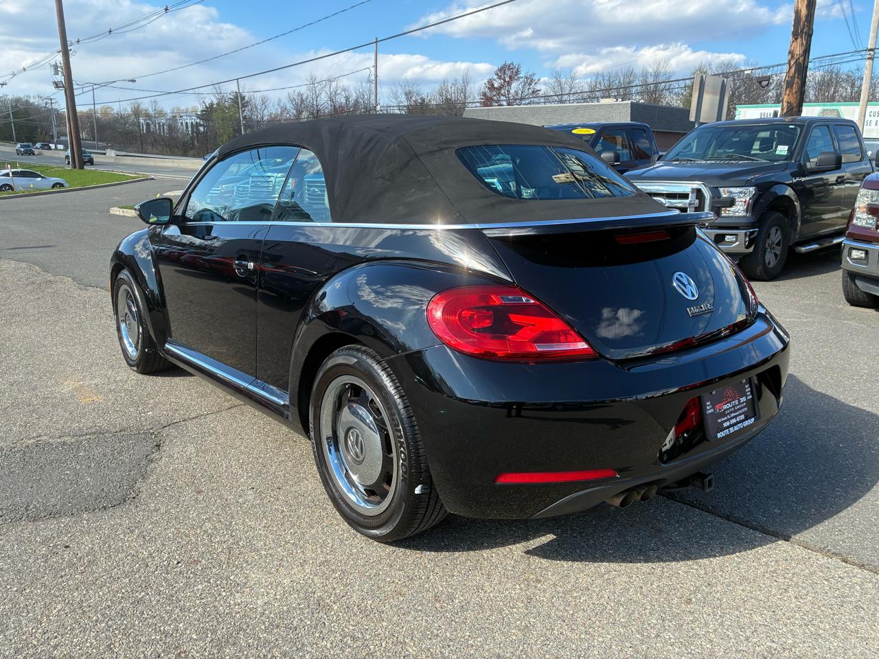 Volkswagen Beetle 2.5L Convertible 2013