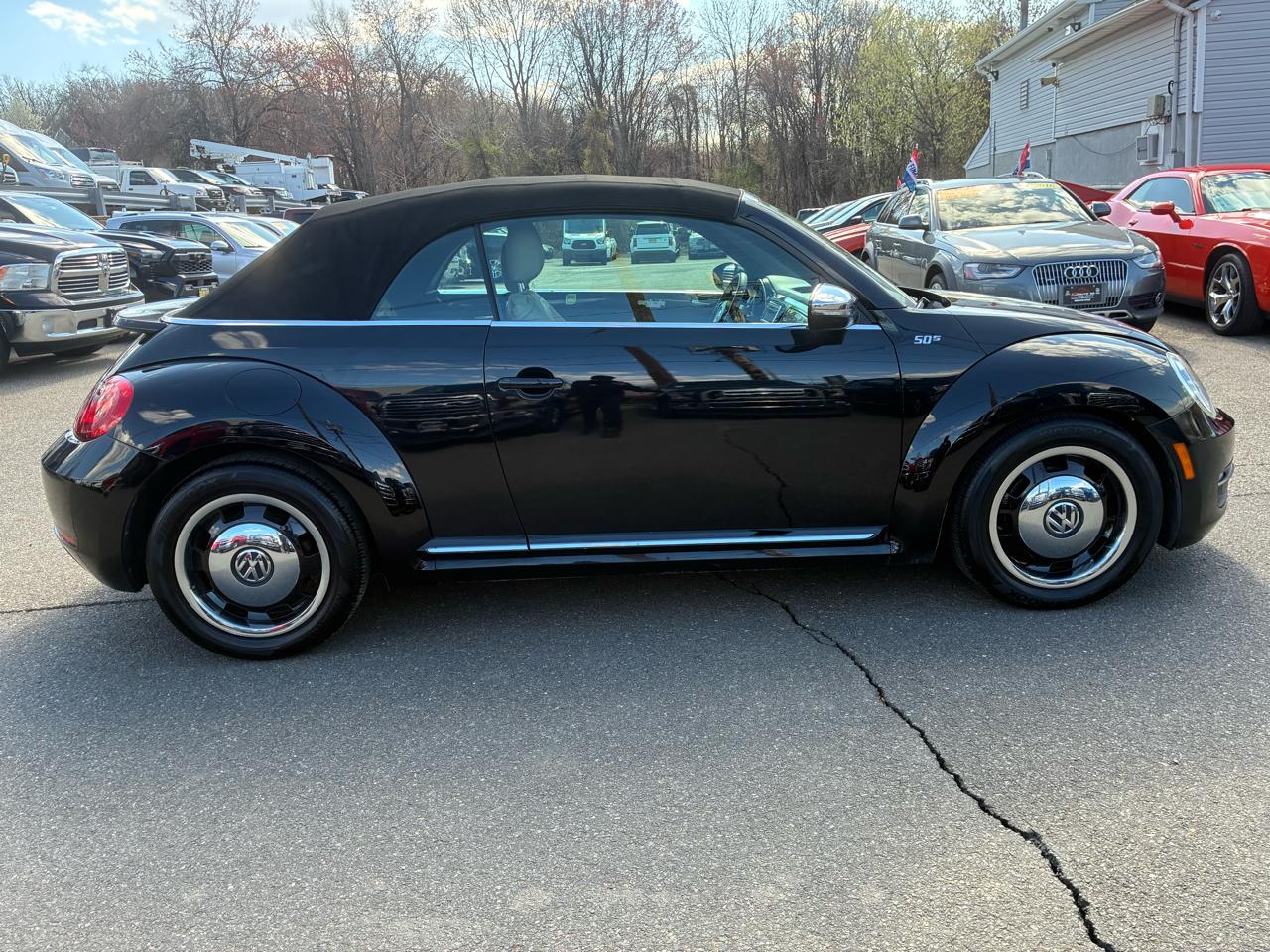 Volkswagen Beetle 2.5L Convertible 2013