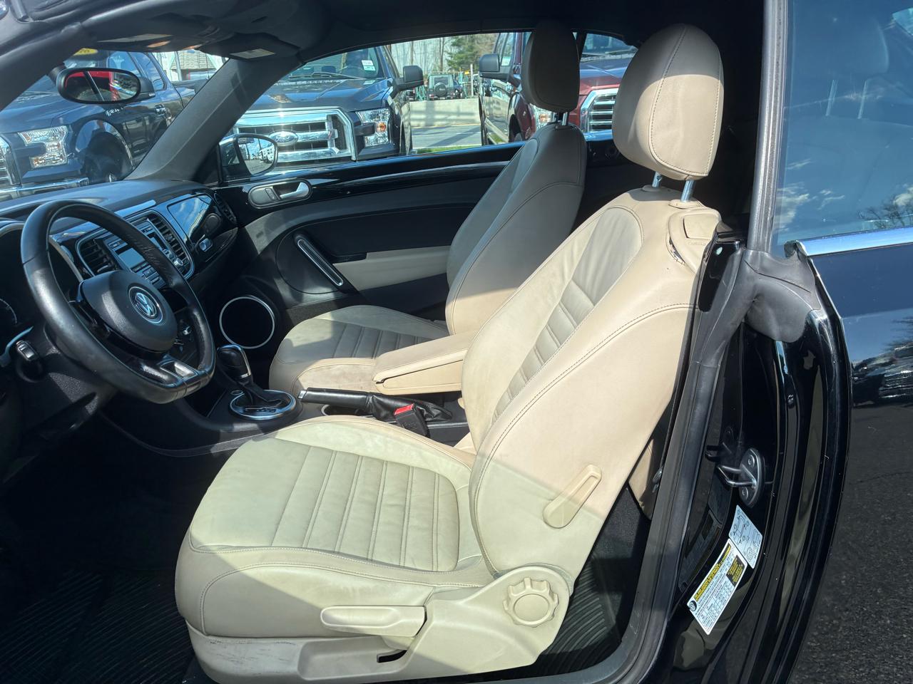 Volkswagen Beetle 2.5L Convertible 2013