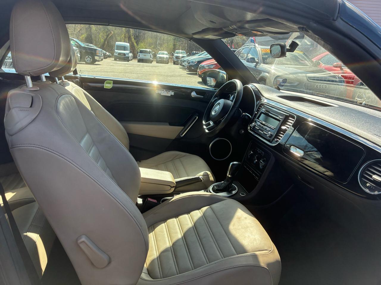 Volkswagen Beetle 2.5L Convertible 2013