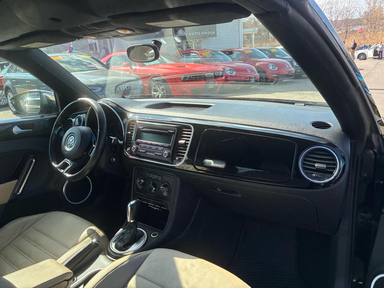 Volkswagen Beetle 2.5L Convertible 2013