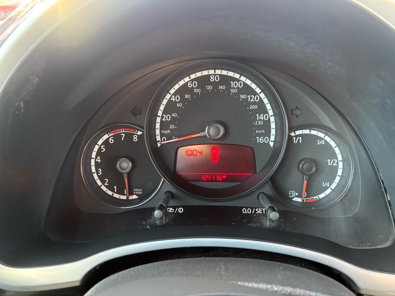 Volkswagen Beetle 2.5L Convertible 2013