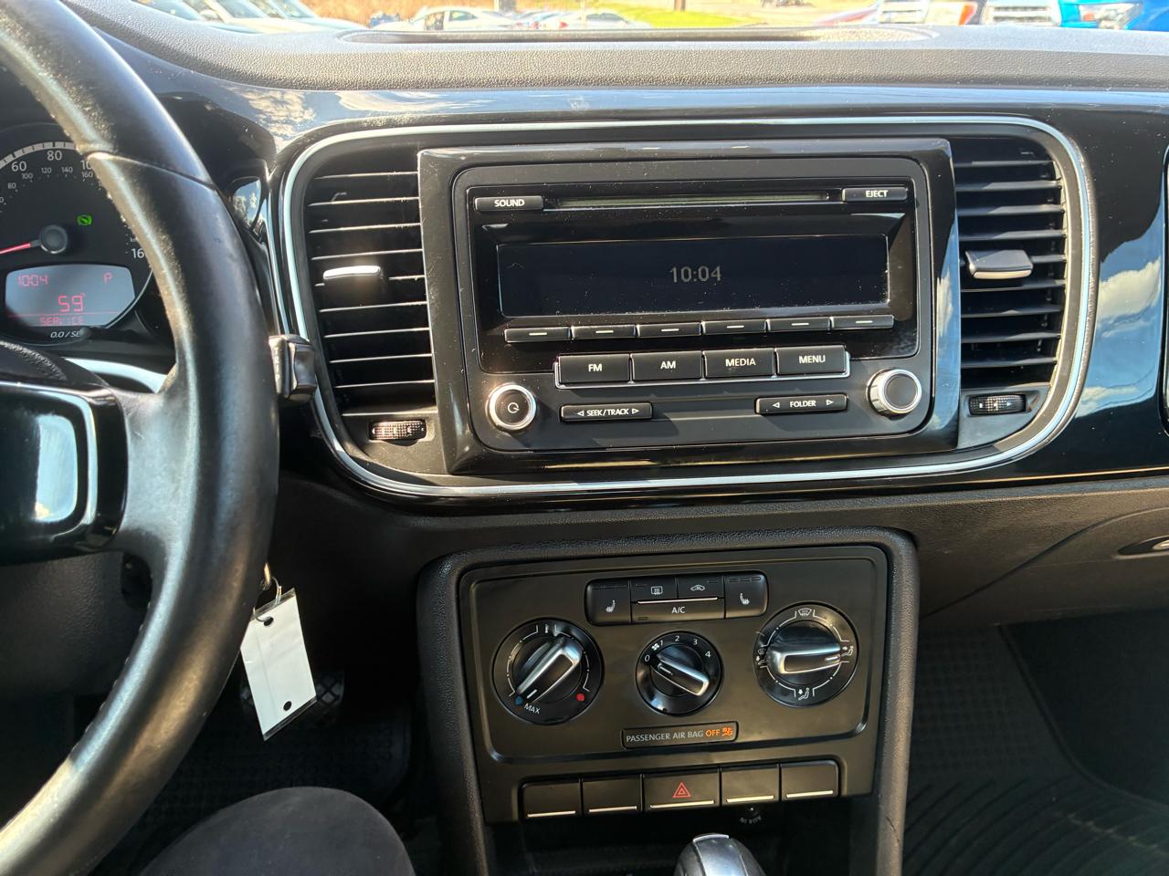 Volkswagen Beetle 2.5L Convertible 2013