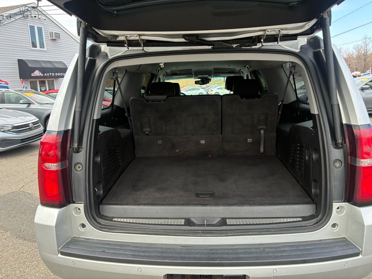 Chevrolet Suburban LT 4WD 2017