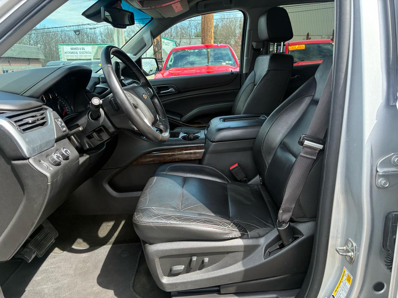 Chevrolet Suburban LT 4WD 2017