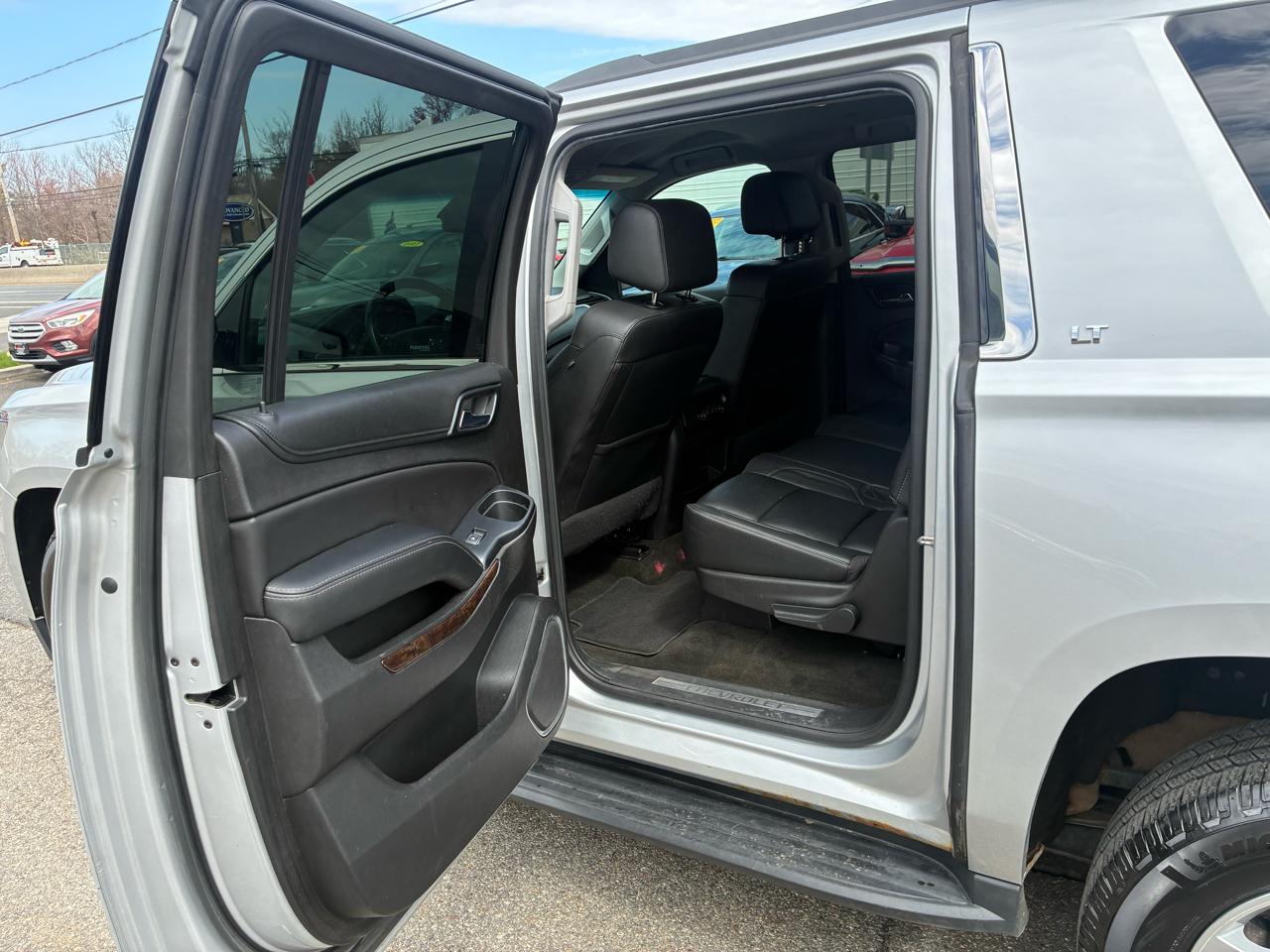 Chevrolet Suburban LT 4WD 2017