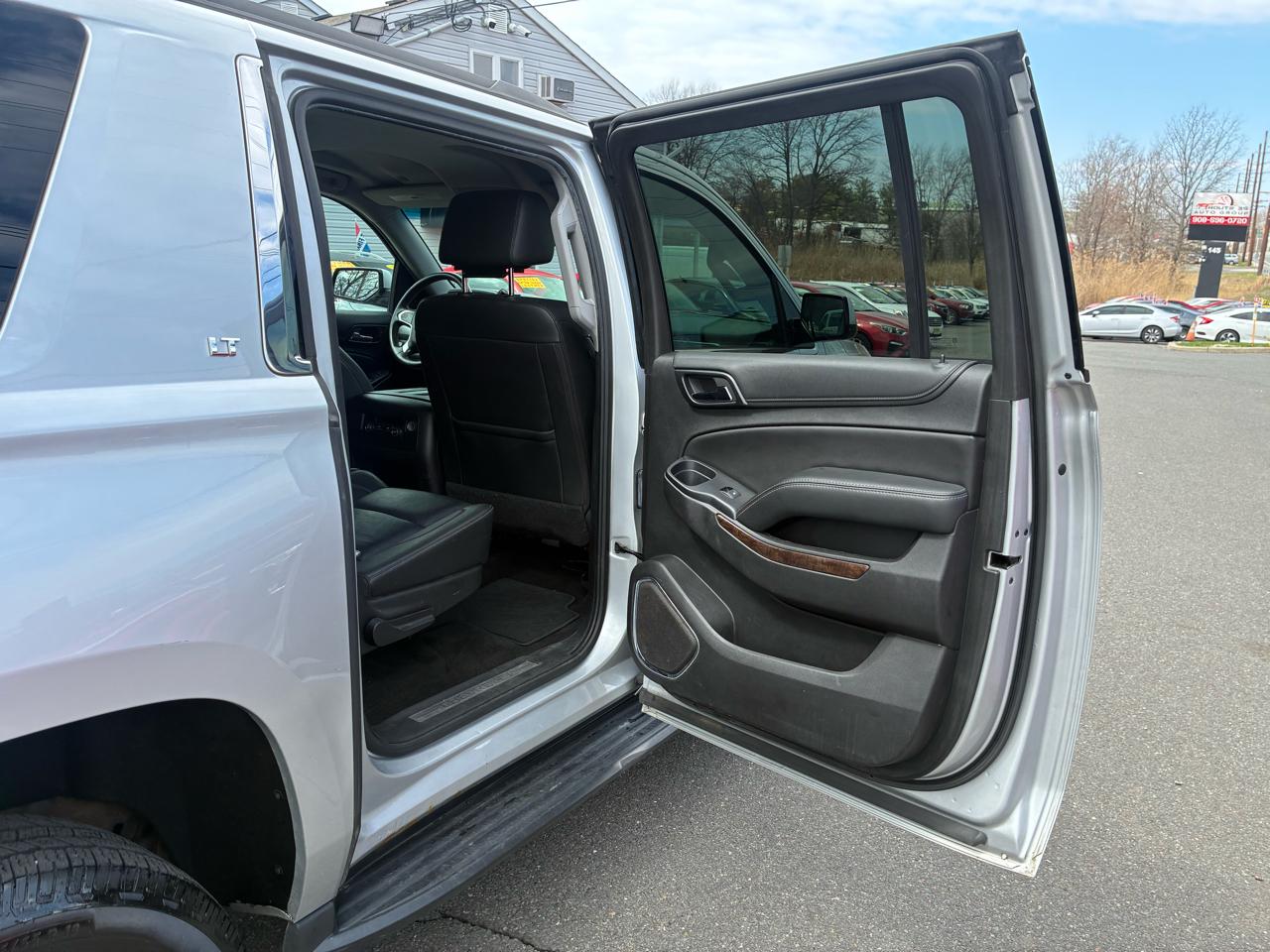 Chevrolet Suburban LT 4WD 2017