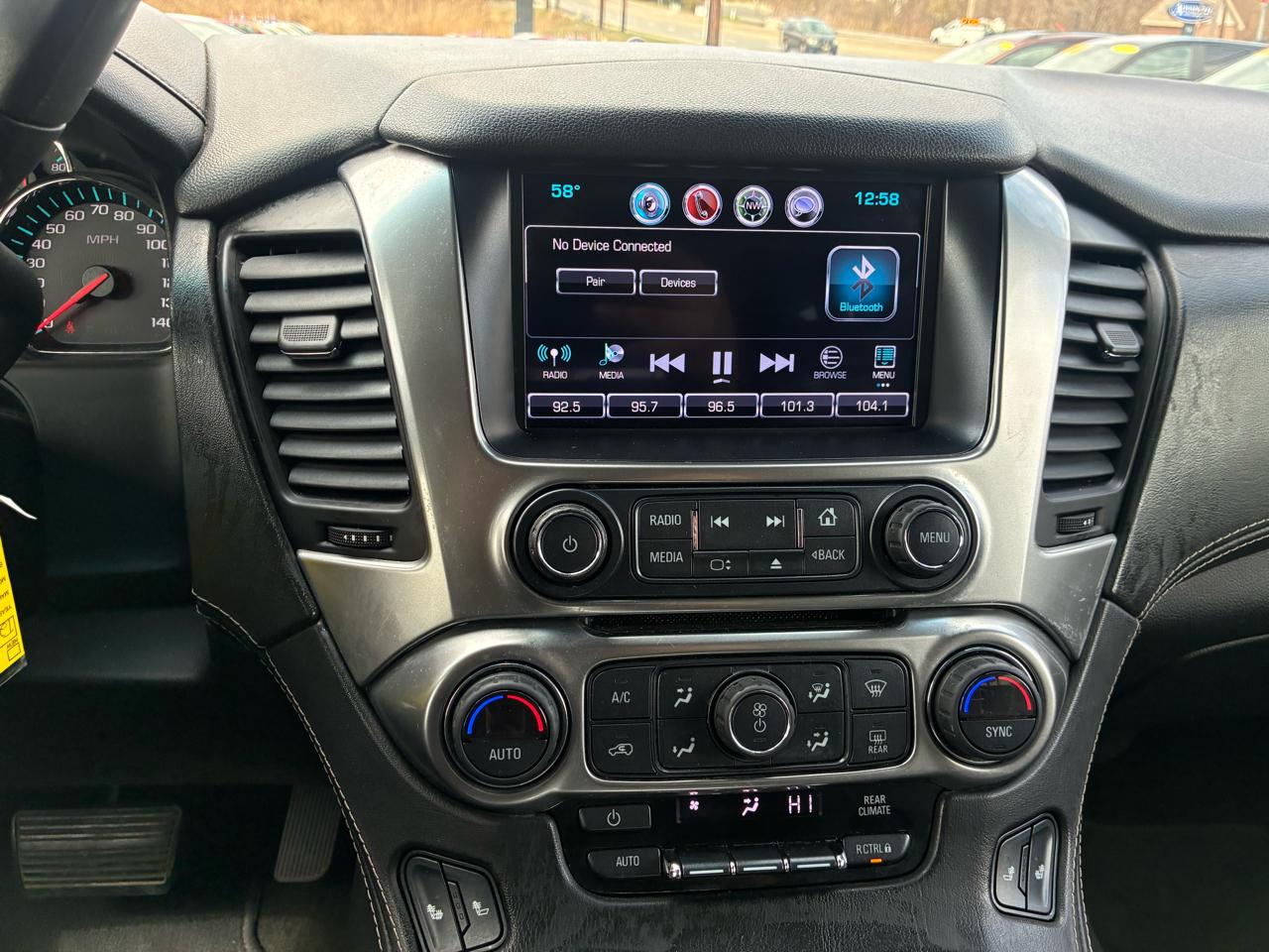 Chevrolet Suburban LT 4WD 2017