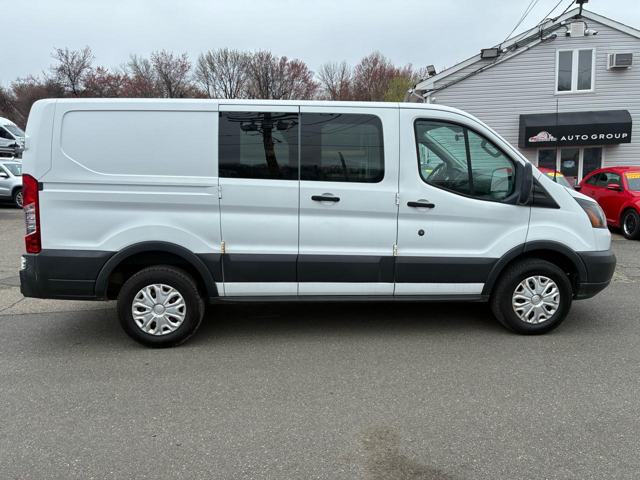 Ford Transit 250 Van Low Roof 60/40 Pass.130-in. WB 2015