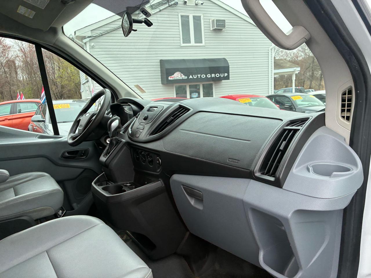 Ford Transit 250 Van Low Roof 60/40 Pass.130-in. WB 2015