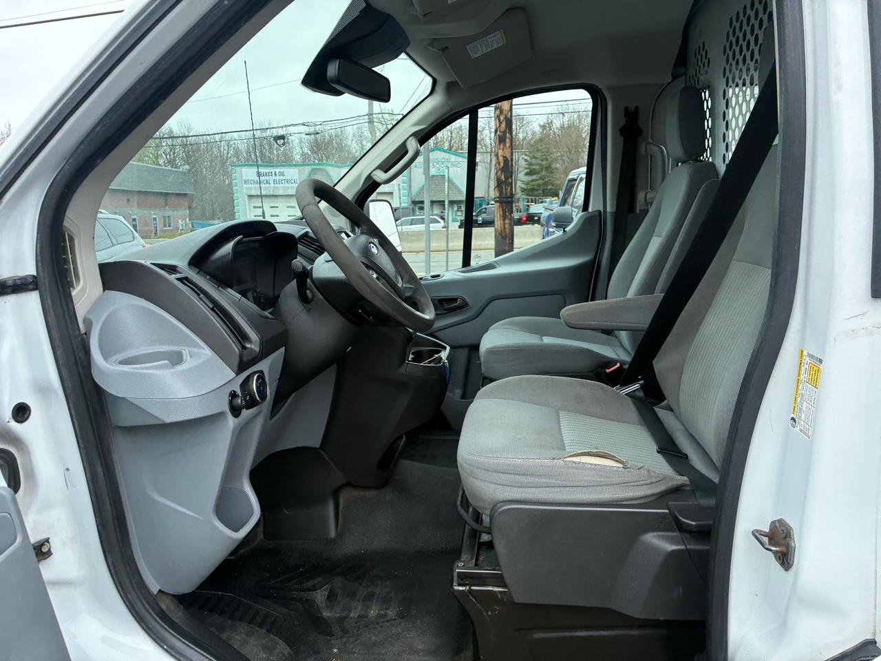 Ford Transit 250 Van Low Roof 60/40 Pass.130-in. WB 2016
