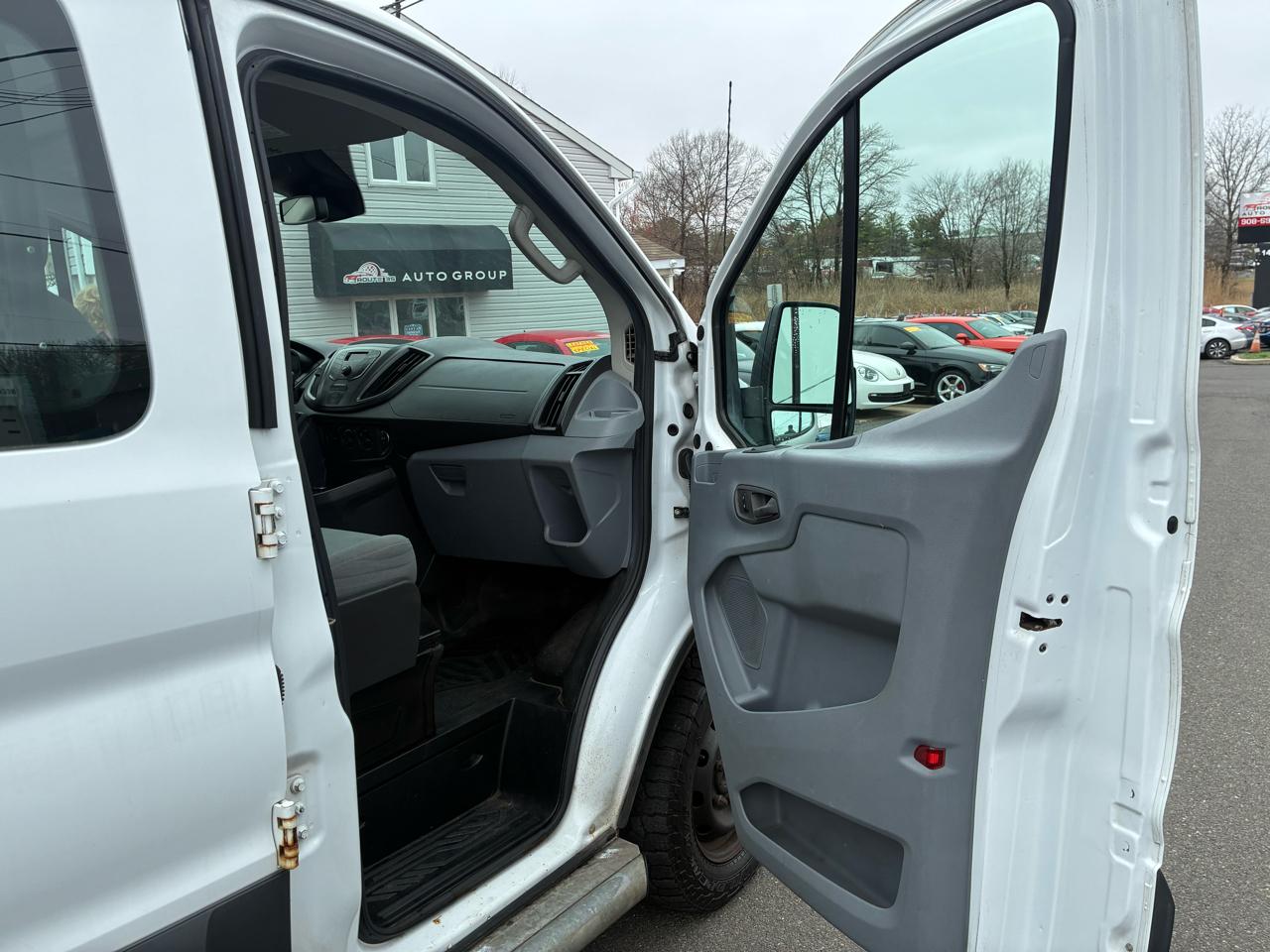 Ford Transit 250 Van Low Roof 60/40 Pass.130-in. WB 2016