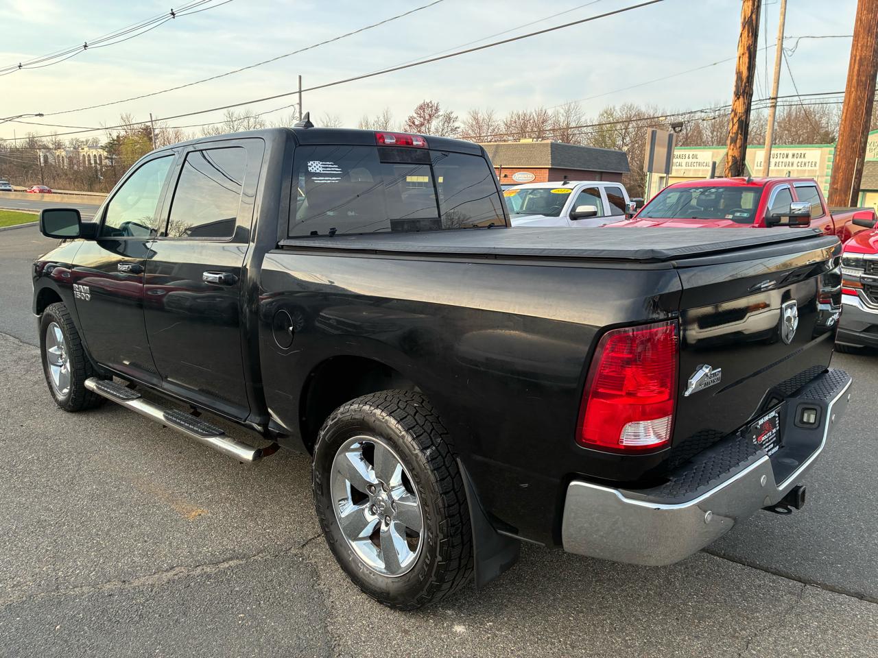 RAM 1500 SLT Crew Cab SWB 4WD 2015