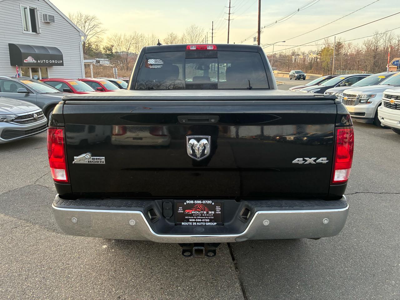 RAM 1500 SLT Crew Cab SWB 4WD 2015