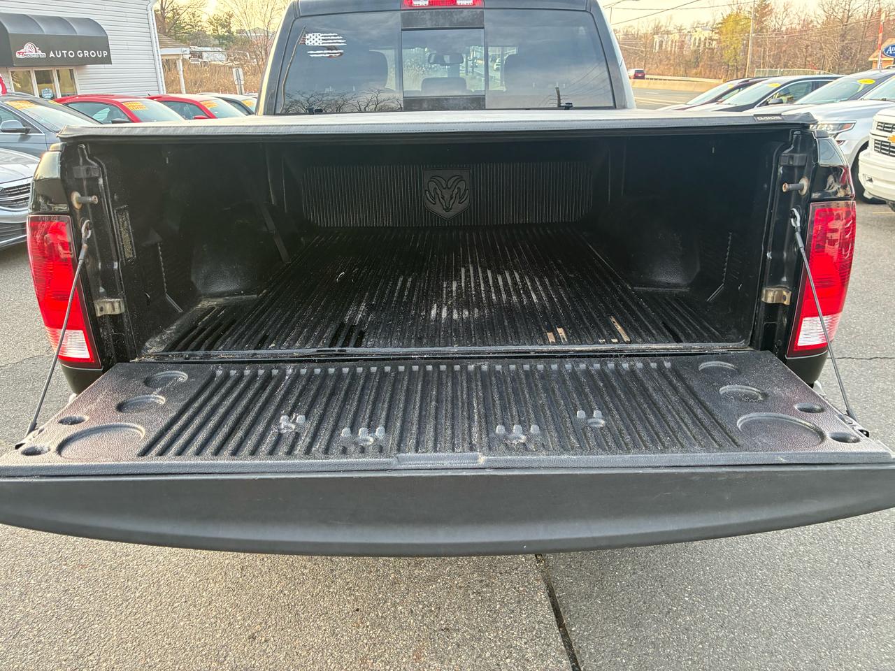 RAM 1500 SLT Crew Cab SWB 4WD 2015