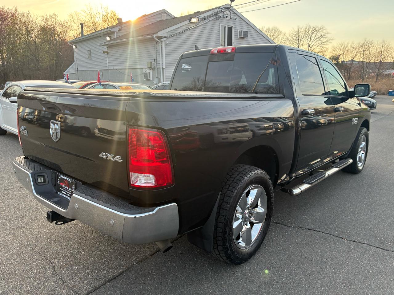 RAM 1500 SLT Crew Cab SWB 4WD 2015