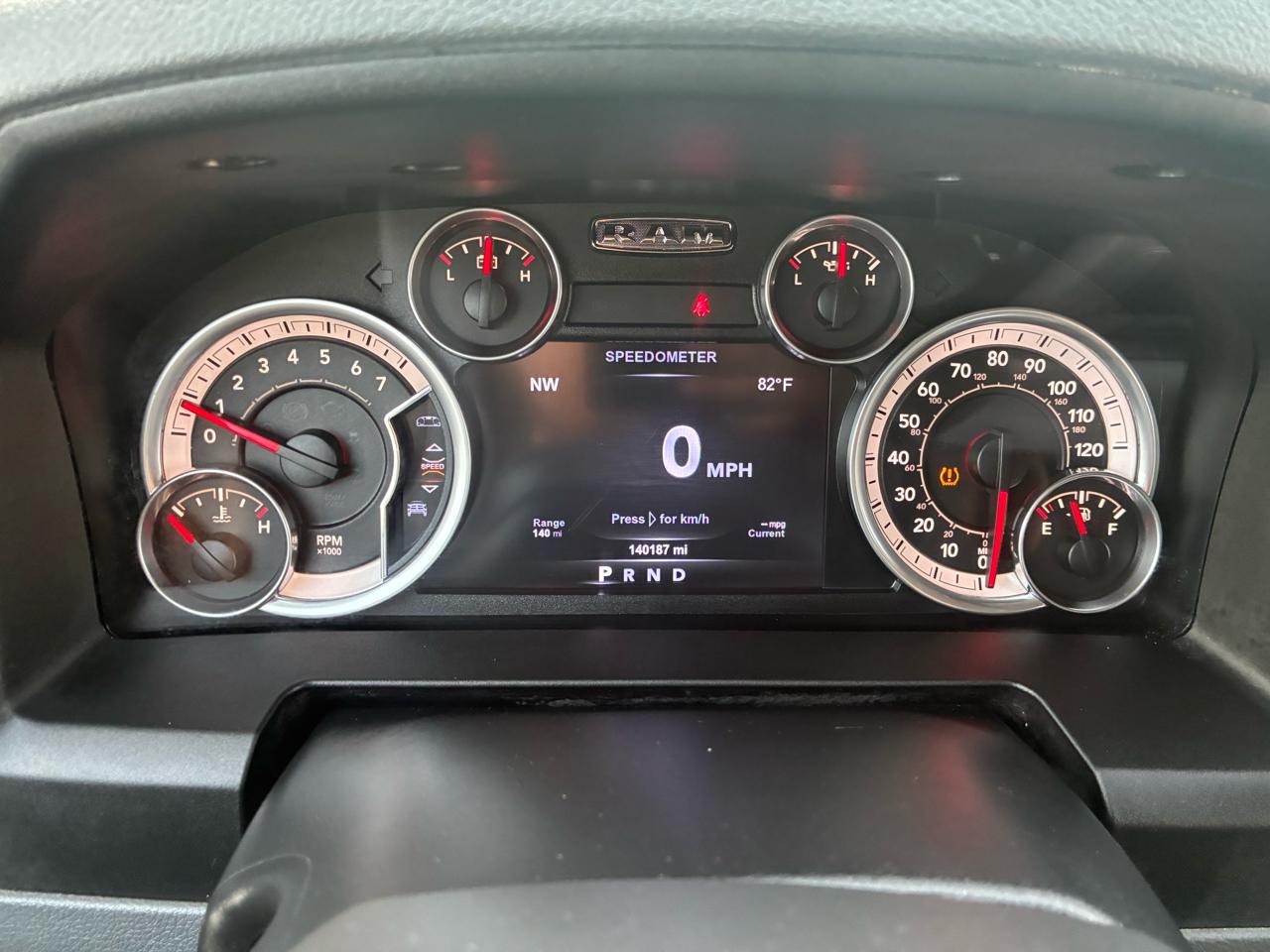 RAM 1500 SLT Crew Cab SWB 4WD 2015