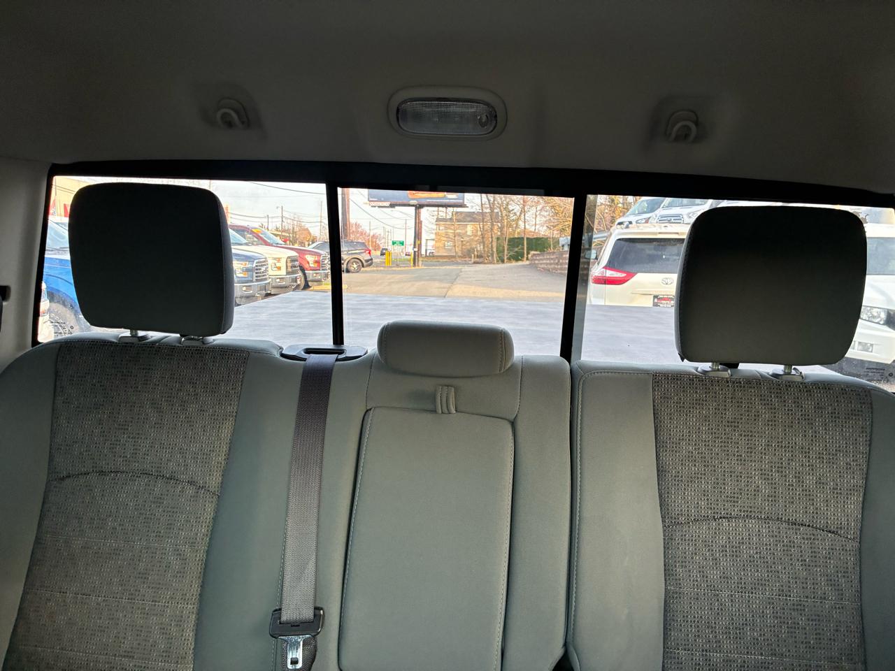 RAM 1500 SLT Crew Cab SWB 4WD 2015