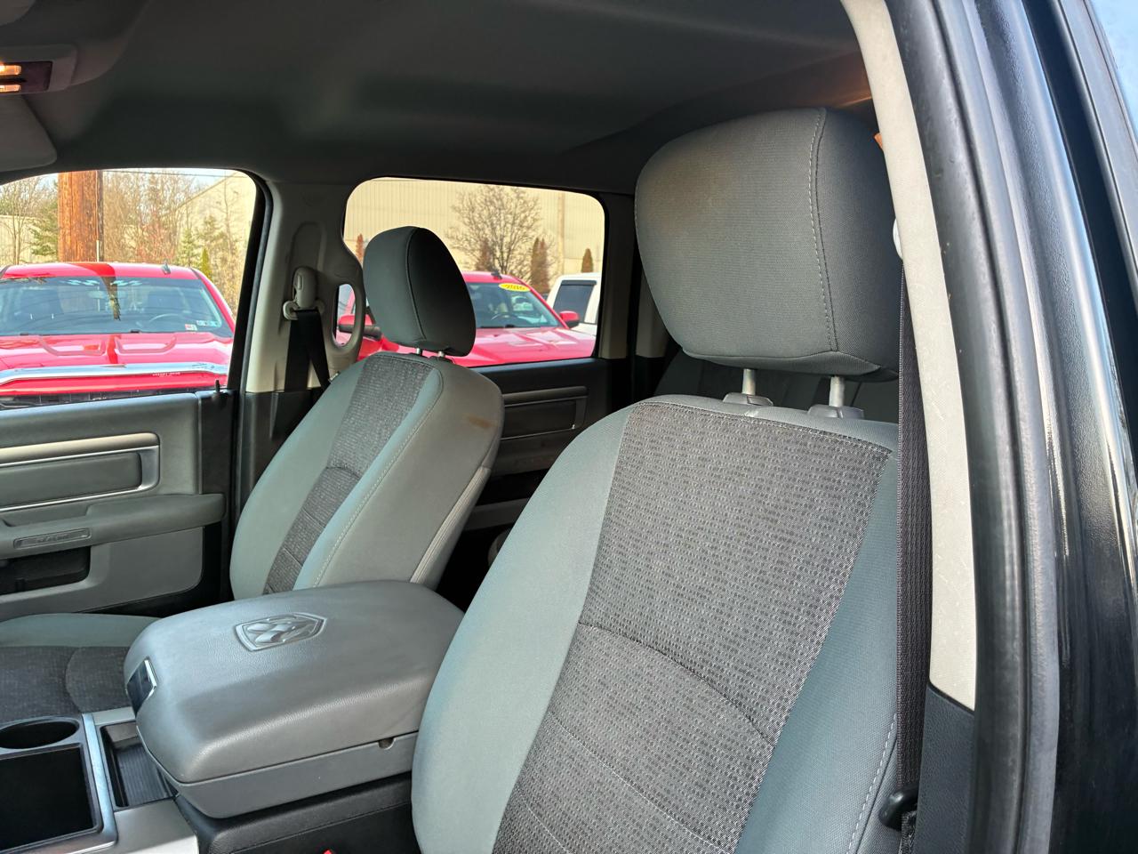 RAM 1500 SLT Crew Cab SWB 4WD 2015