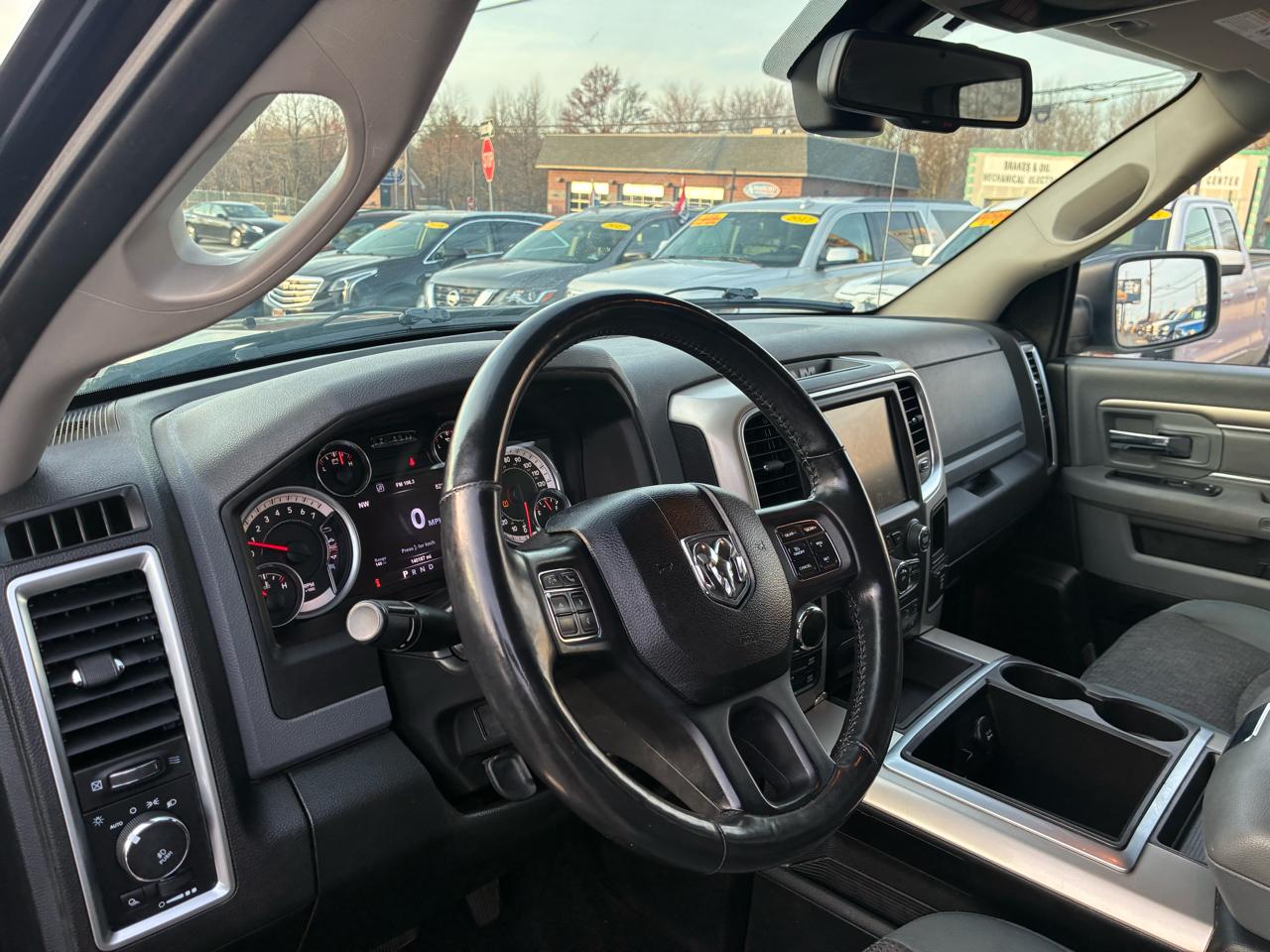 RAM 1500 SLT Crew Cab SWB 4WD 2015