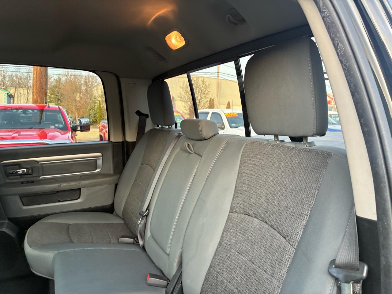 RAM 1500 SLT Crew Cab SWB 4WD 2015