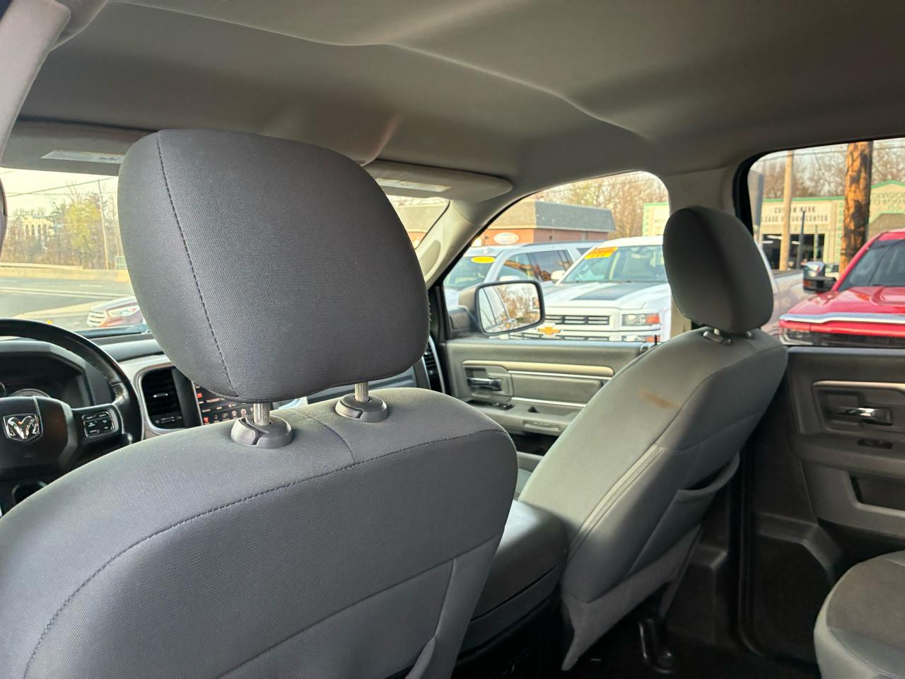 RAM 1500 SLT Crew Cab SWB 4WD 2015