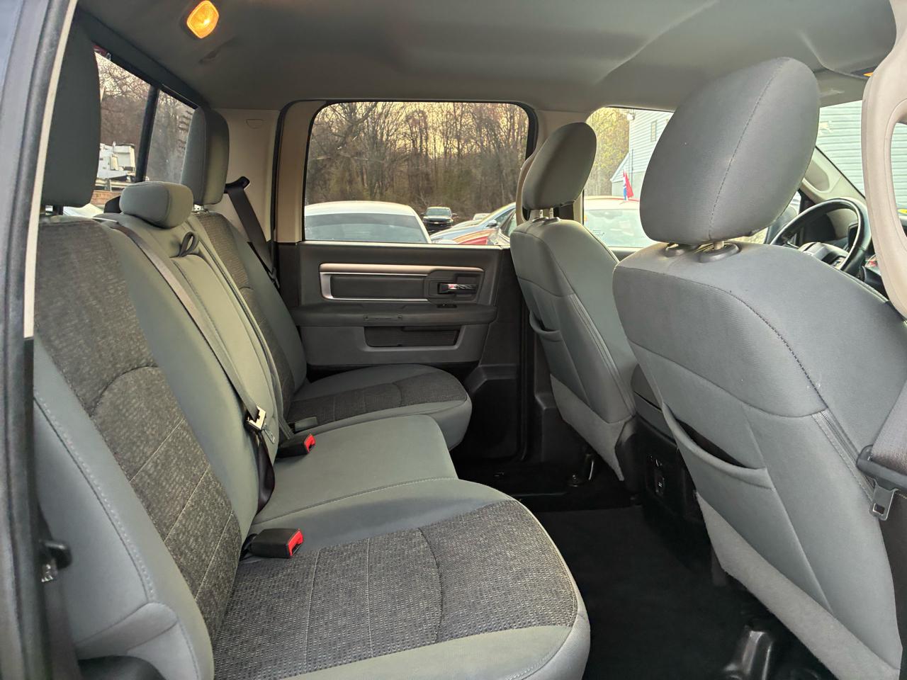 RAM 1500 SLT Crew Cab SWB 4WD 2015