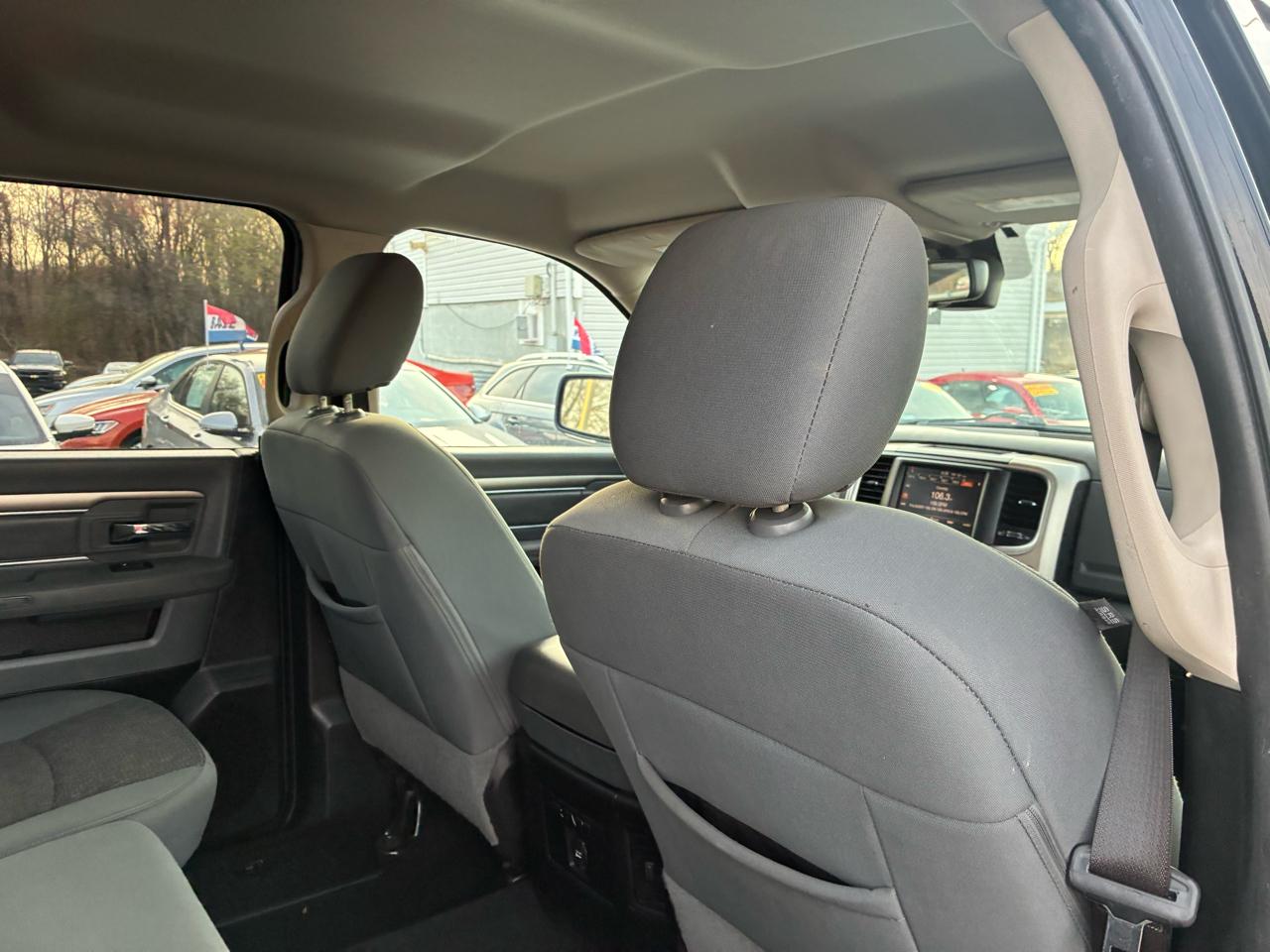 RAM 1500 SLT Crew Cab SWB 4WD 2015