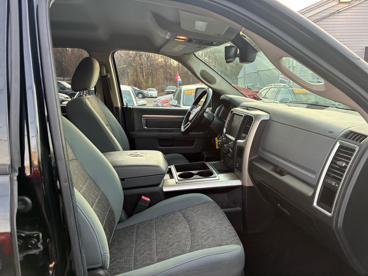 RAM 1500 SLT Crew Cab SWB 4WD 2015