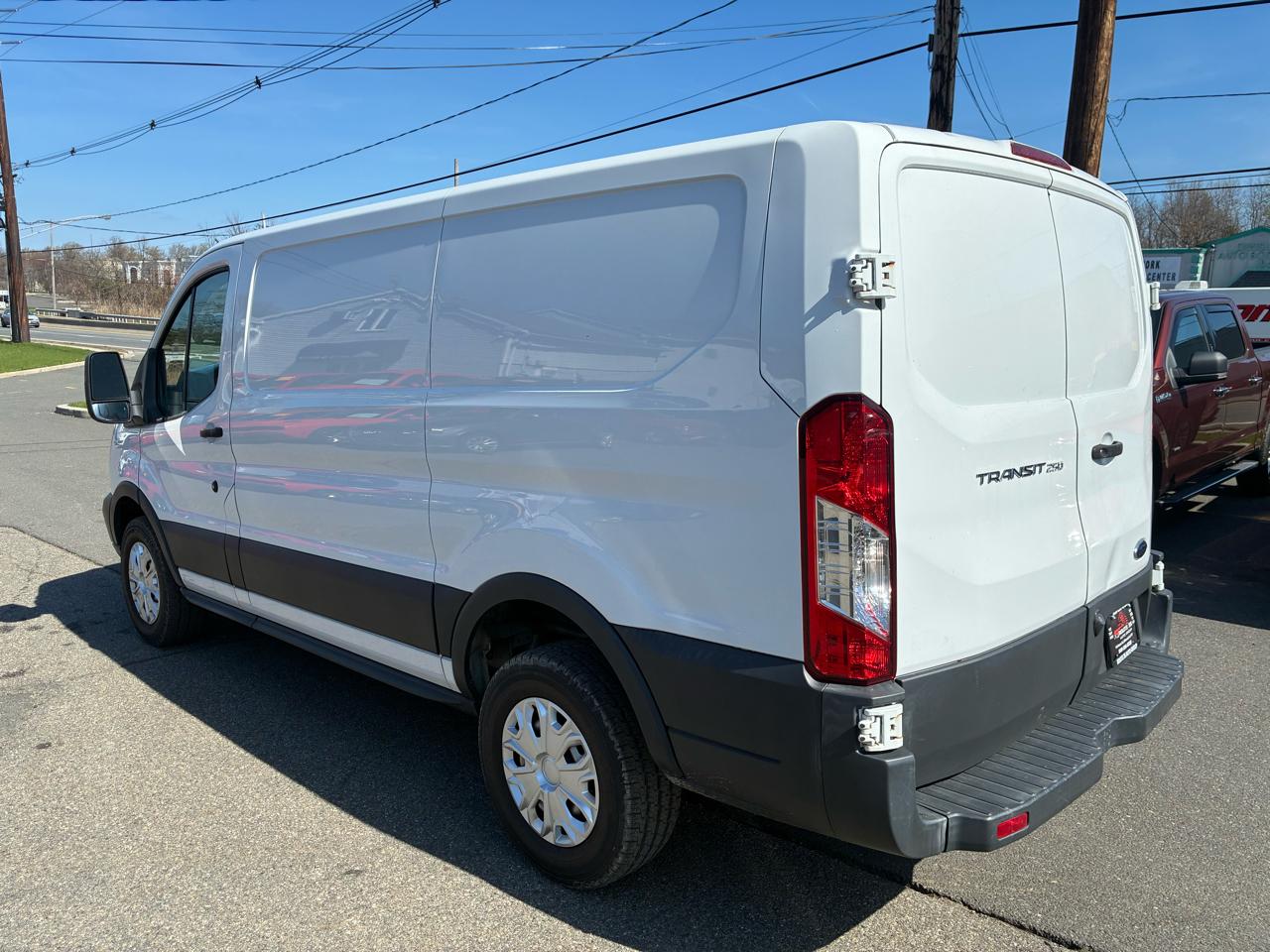 Ford Transit 250 Van Low Roof 60/40 Pass.130-in. WB 2018