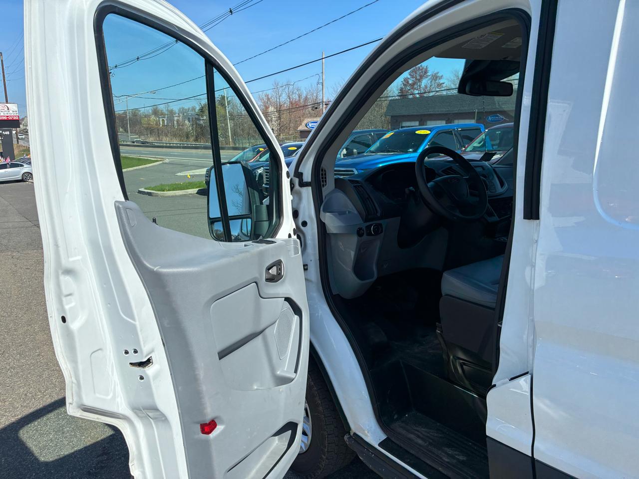 Ford Transit 250 Van Low Roof 60/40 Pass.130-in. WB 2018