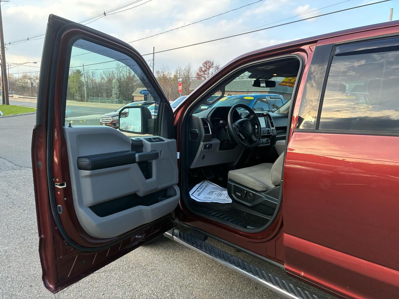 Ford F-150 XL SuperCrew 5.5-ft. Bed 4WD 2015