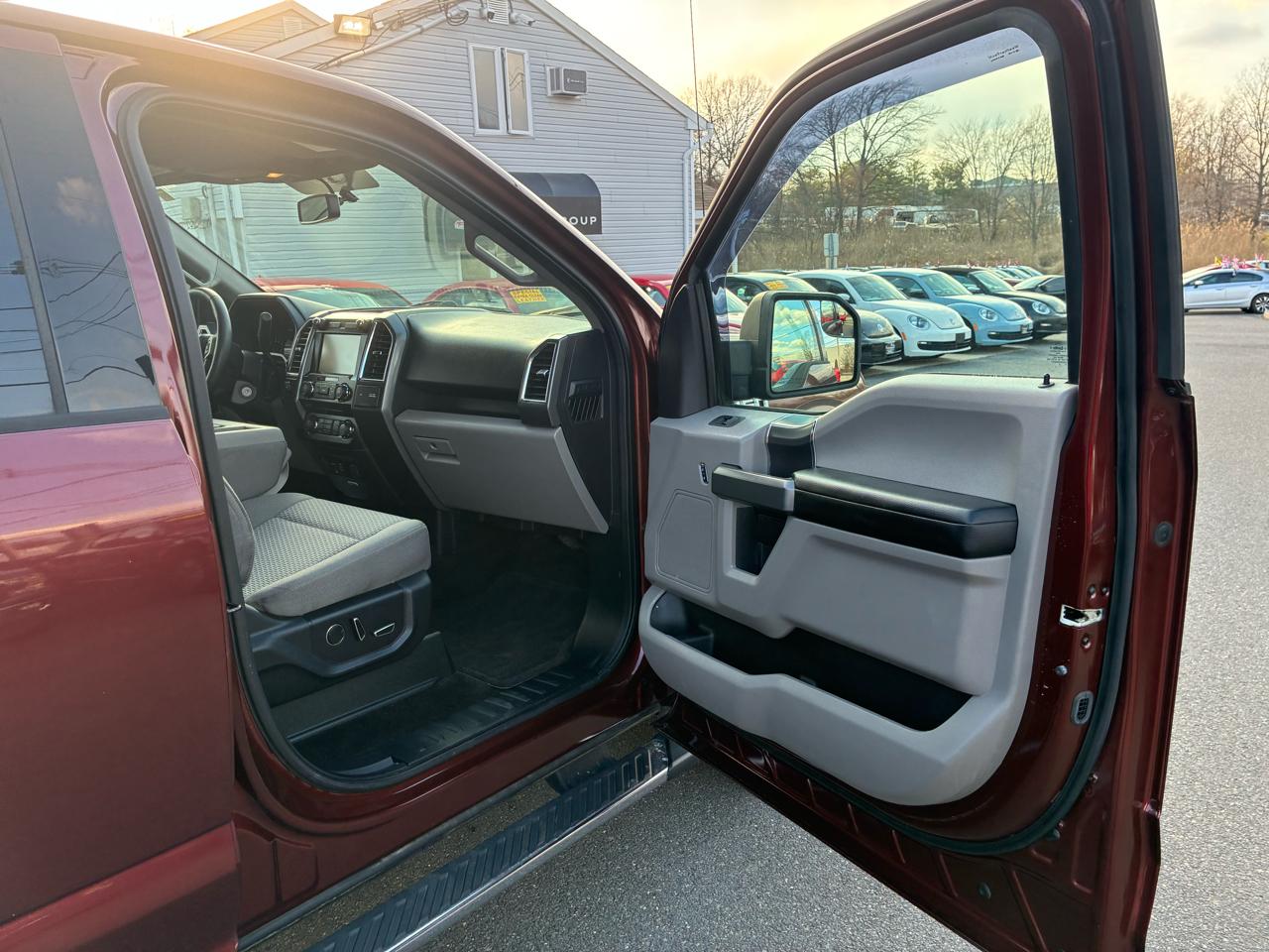 Ford F-150 XL SuperCrew 5.5-ft. Bed 4WD 2015