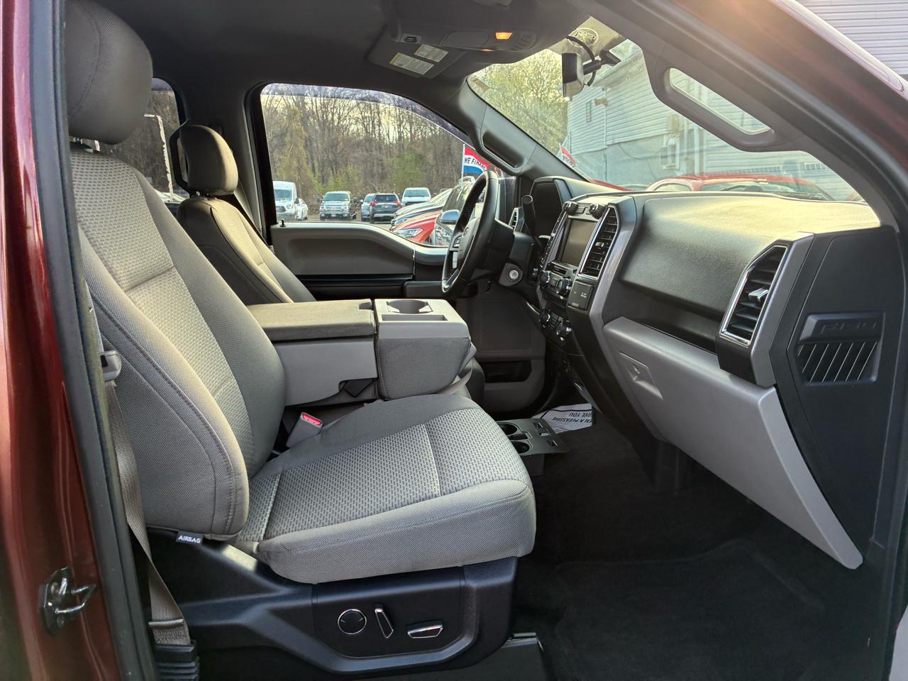 Ford F-150 XL SuperCrew 5.5-ft. Bed 4WD 2015