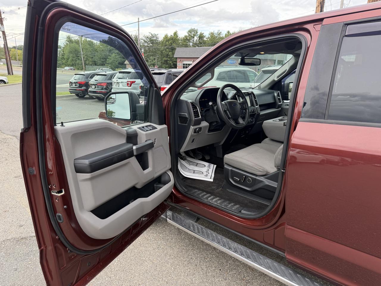 Ford F-150 XLT SuperCrew 5.5-ft. Bed 4WD 2015