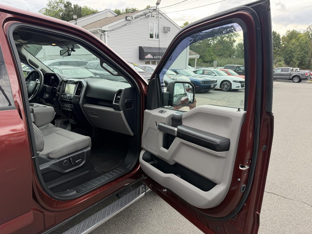 Ford F-150 XLT SuperCrew 5.5-ft. Bed 4WD 2015