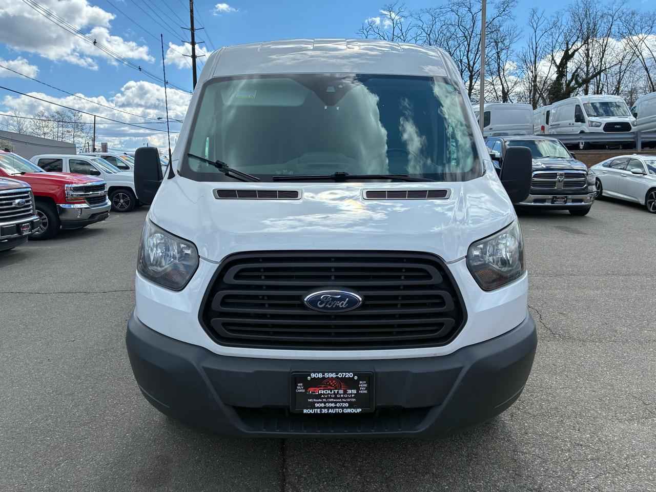 Ford Transit 250 Van Med. Roof w/Sliding Pass. 130-in. WB 2017