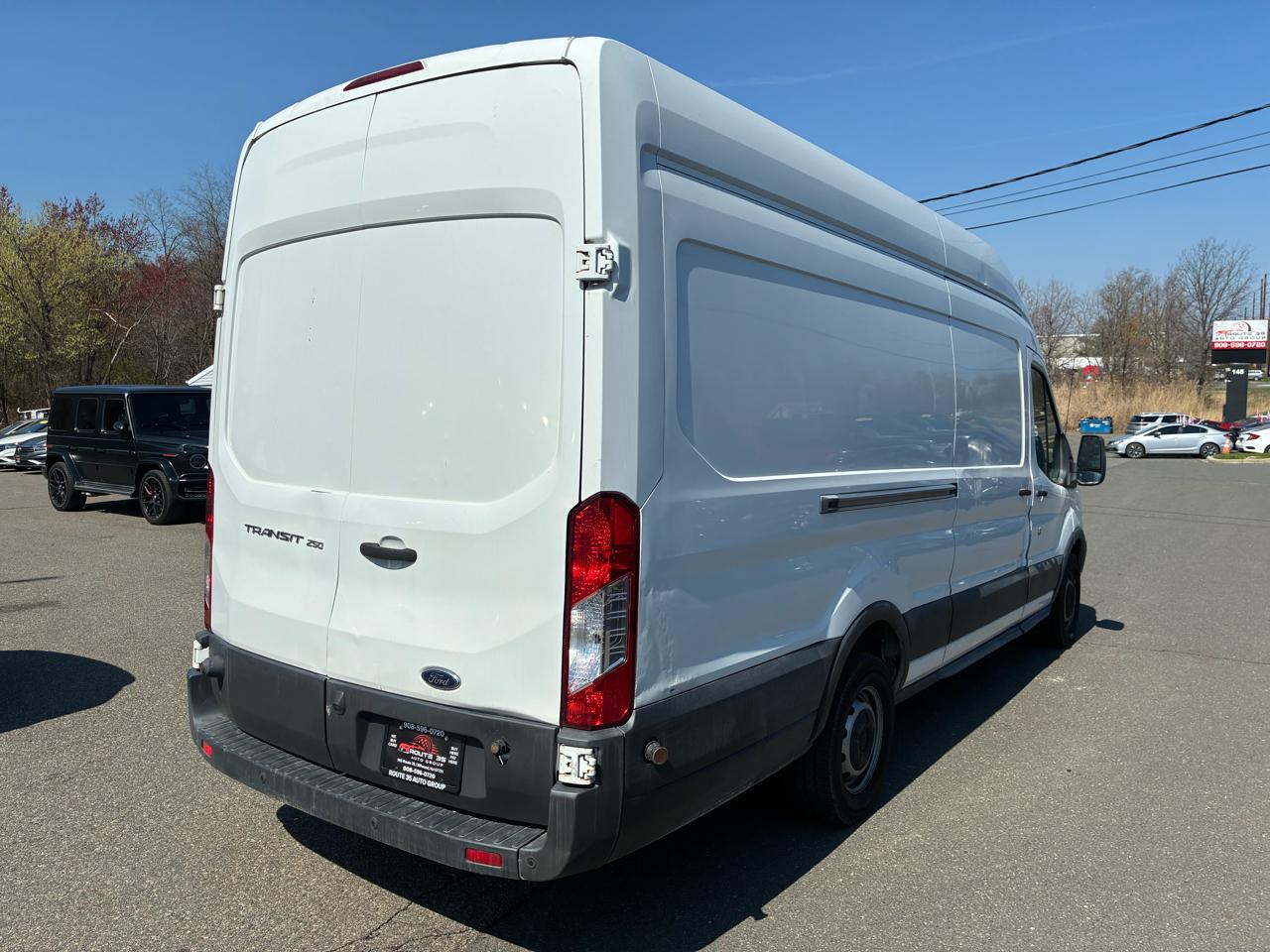 Ford Transit 250 Van High Roof w/Sliding Pass. 148-in. WB EL 2017