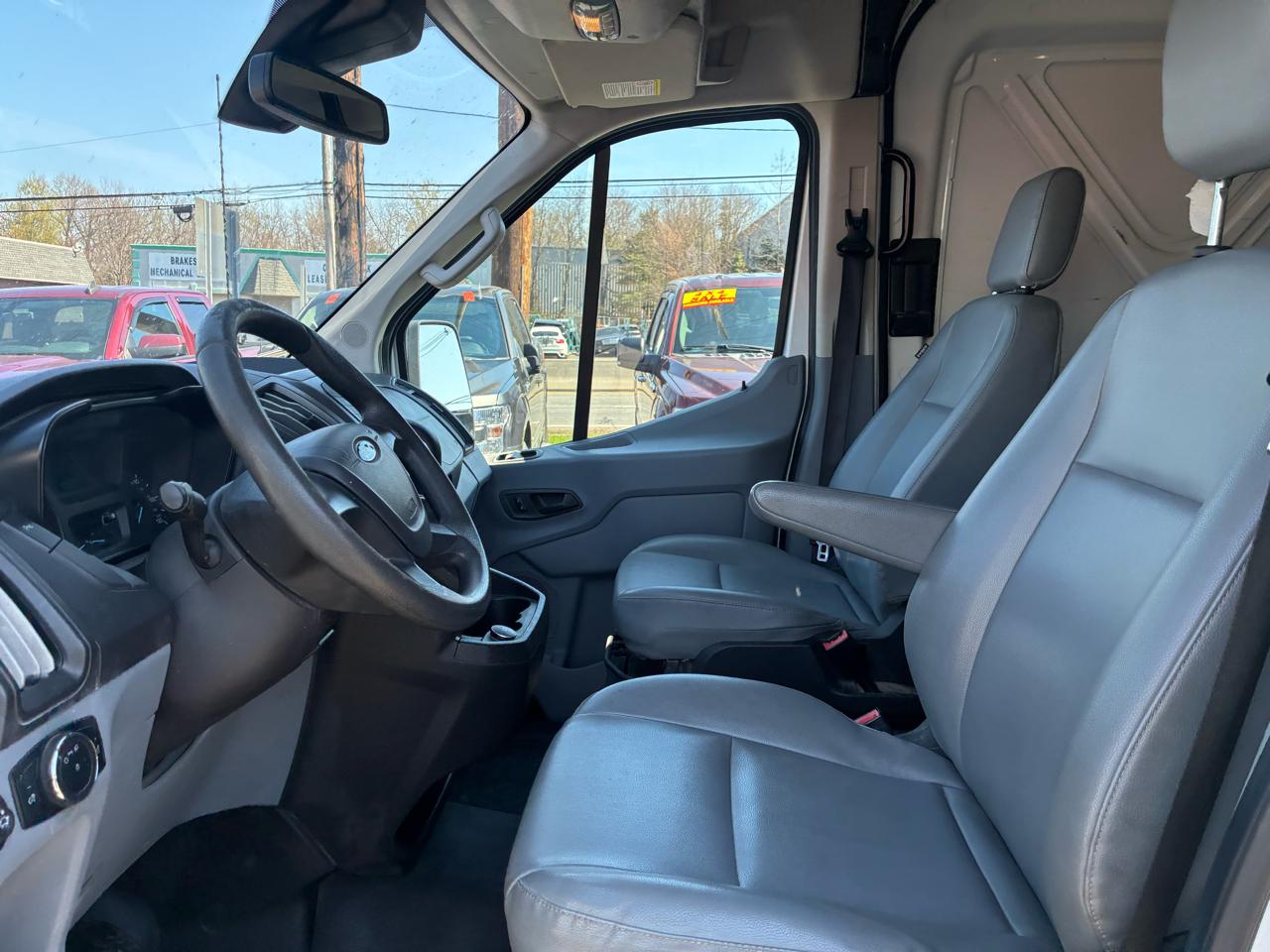 Ford Transit 250 Van High Roof w/Sliding Pass. 148-in. WB EL 2017